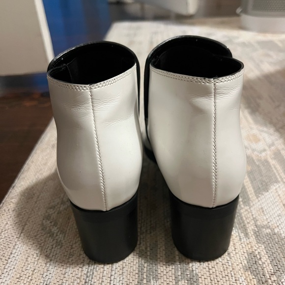 White Stella McCartney pointed toe ankle boots - Picture 4 of 9